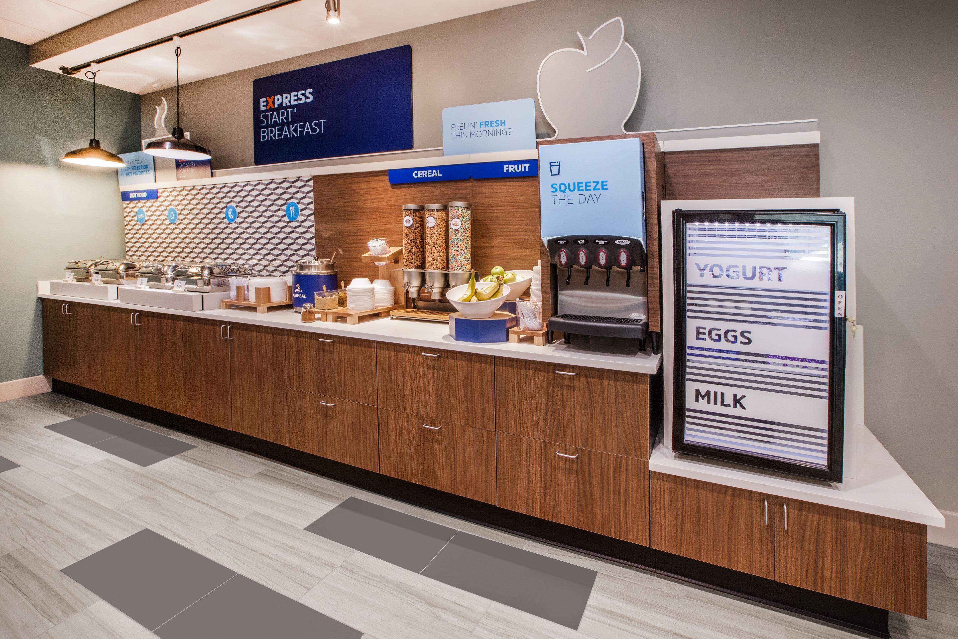 Holiday Inn Express & Suites Fond Du Lac By Ihg Exterior foto