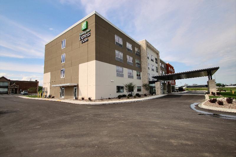 Holiday Inn Express & Suites Fond Du Lac By Ihg Exterior foto